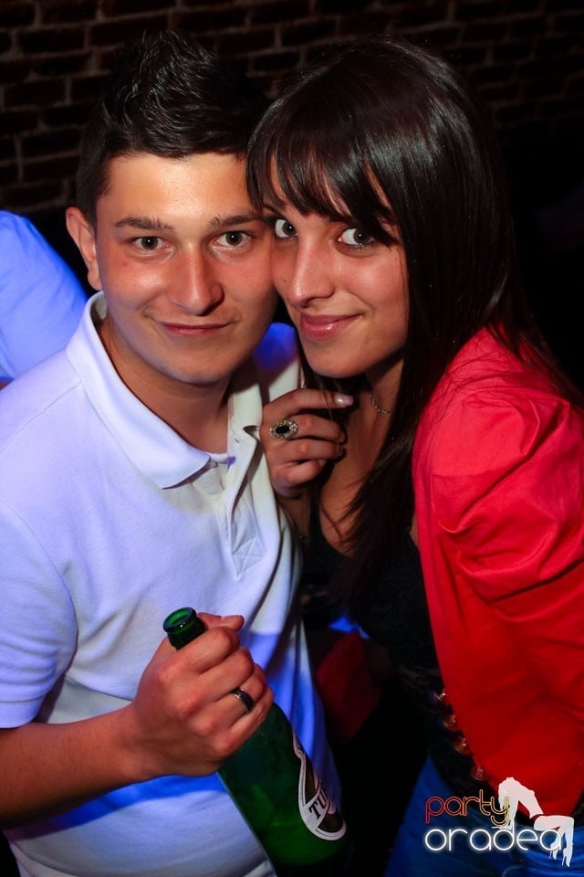 Joi seara ne distrăm în Escape, 