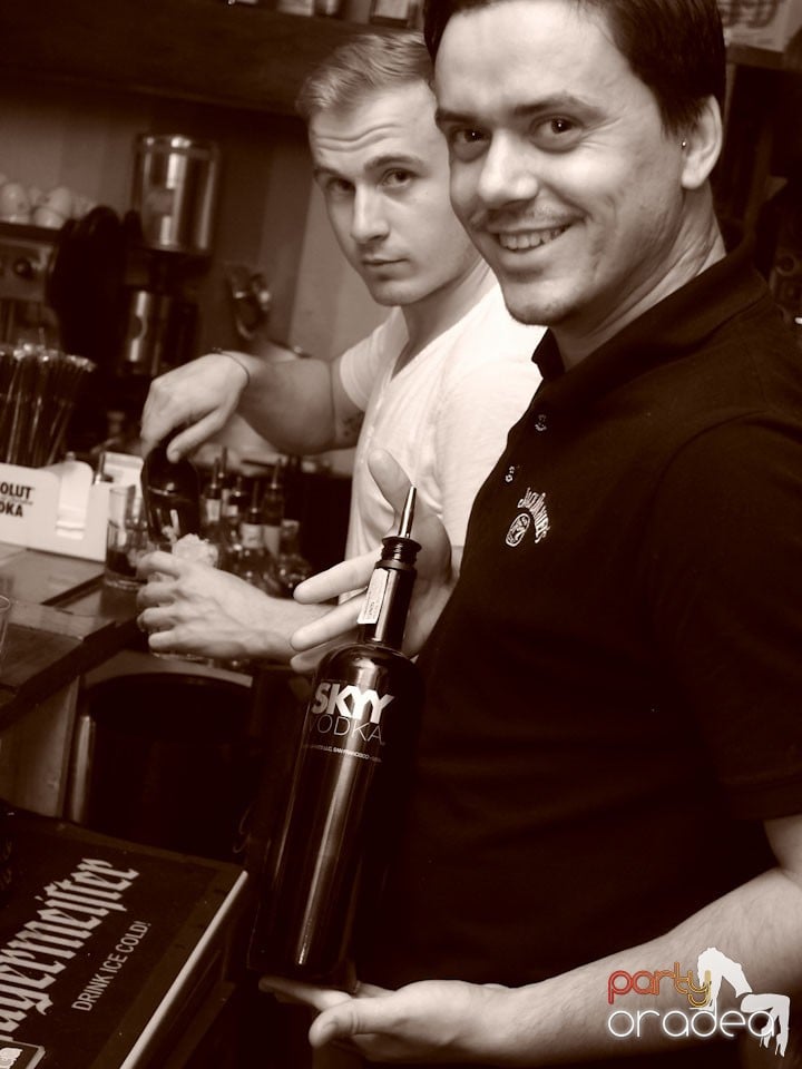 Juice dă startul la distracţie, Juice