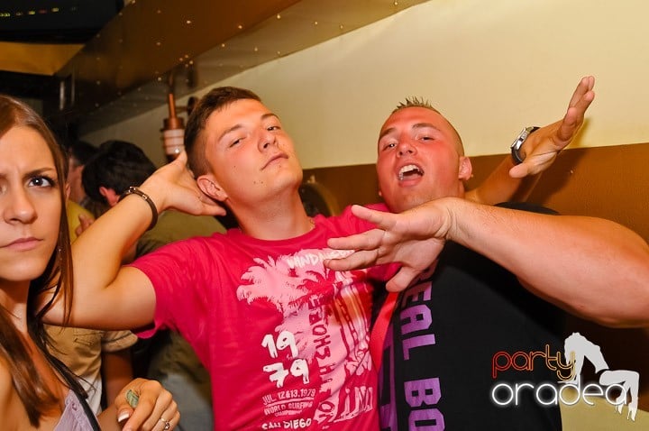 Kamikaze party la Yellow submarine, 