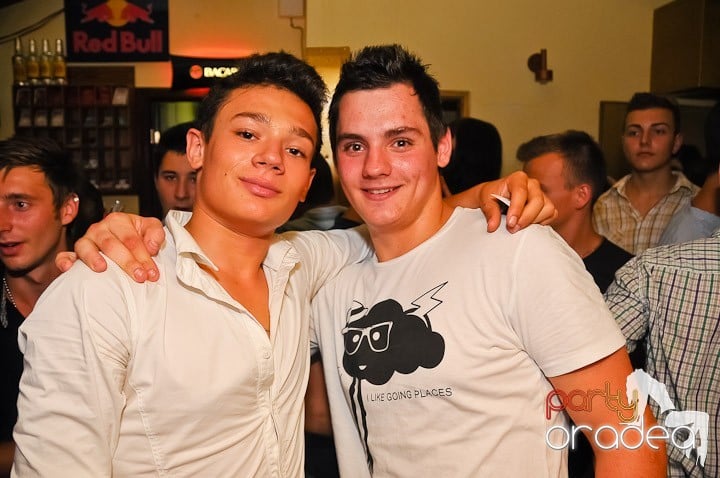 Kamikaze party la Yellow submarine, 