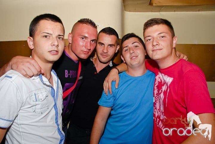 Kamikaze party la Yellow submarine, 