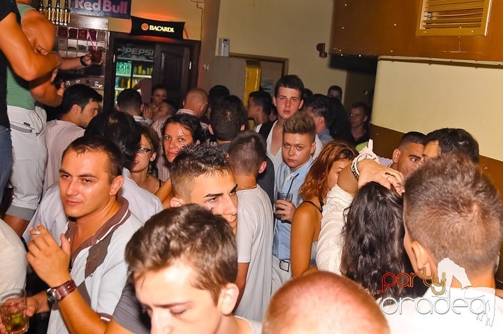 Kamikaze party la Yellow submarine, 