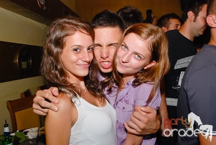 Kamikaze party la Yellow submarine, 