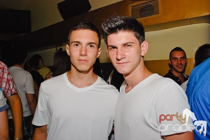 Kamikaze party la Yellow submarine, 