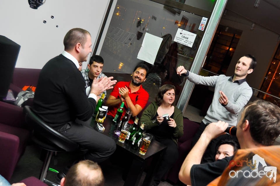 Karaoke în Blondy's Art Café, 