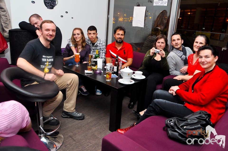 Karaoke în Blondy's Art Café, 