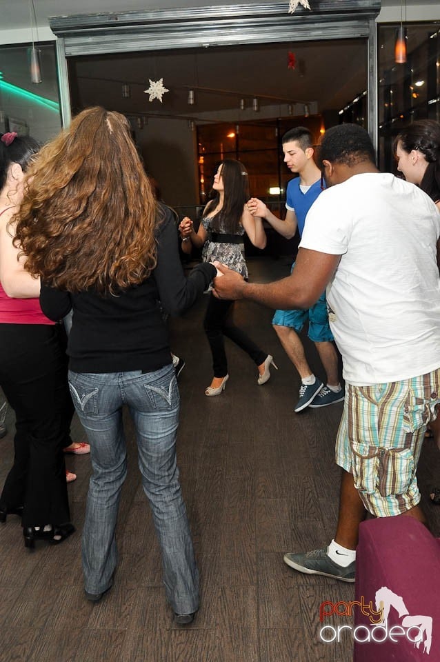 Karaoke în Blondy's Art Café, 