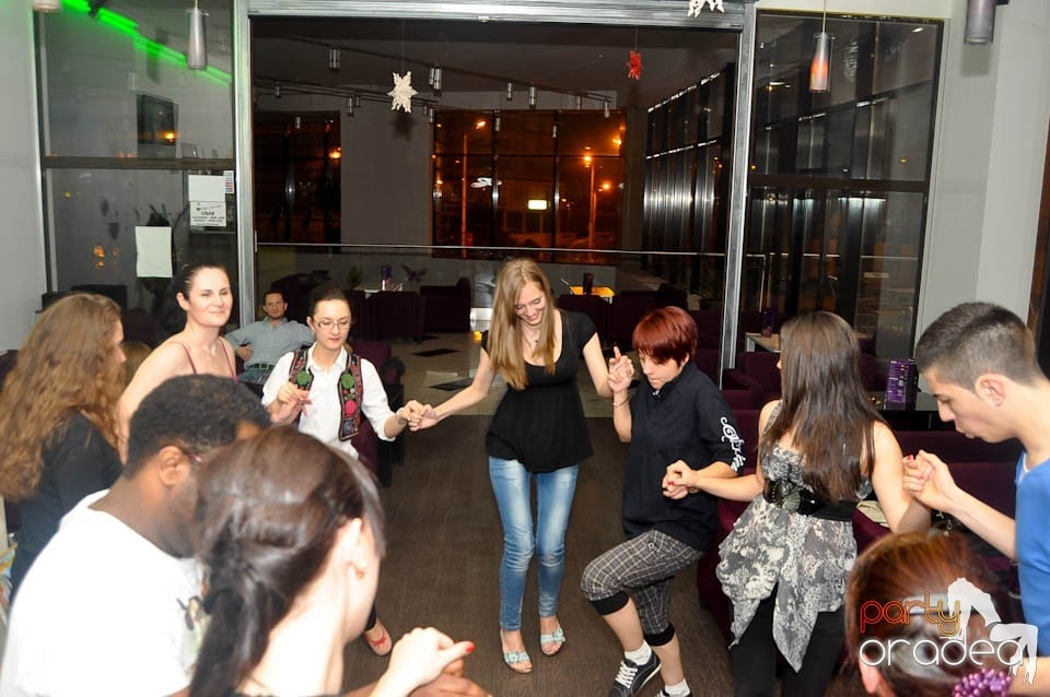 Karaoke în Blondy's Art Café, 