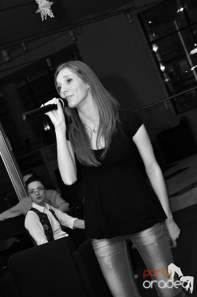 Karaoke în Blondy's Art Café, 