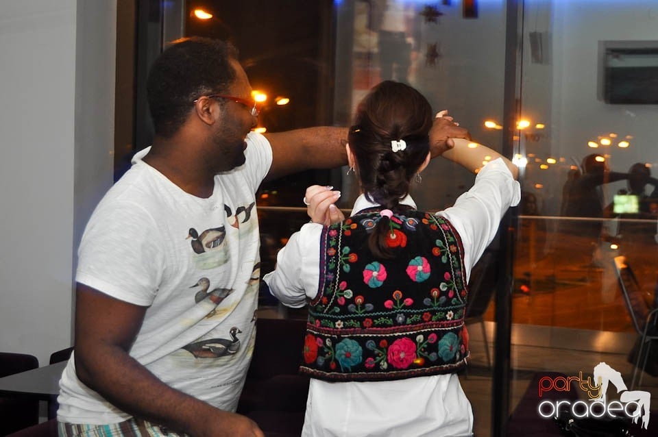 Karaoke în Blondy's Art Café, 