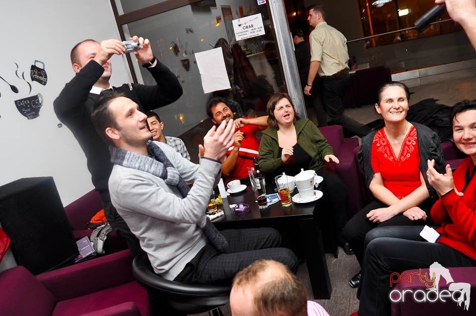 Karaoke în Blondy's Art Café, 