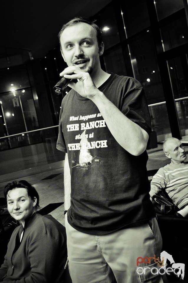 Karaoke în Blondy's Art Café, 