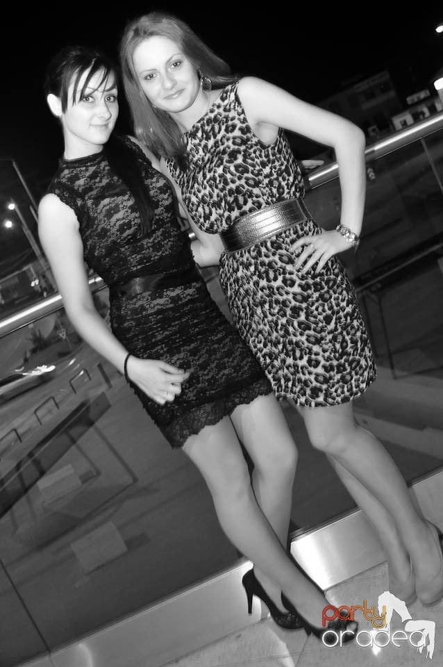 Karaoke în Blondy's Art Café, 