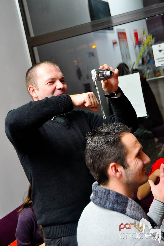 Karaoke în Blondy's Art Café, 