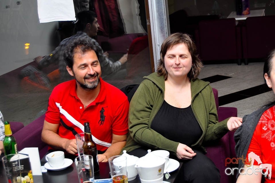 Karaoke în Blondy's Art Café, 