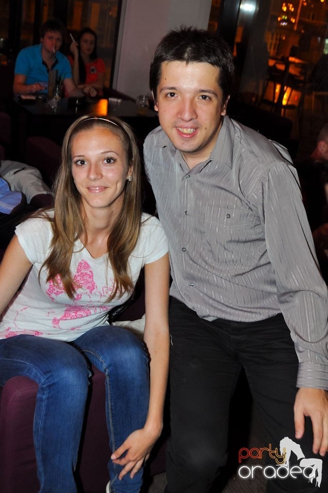 Karaoke în Blondy's Art Café, 