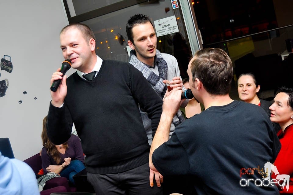 Karaoke în Blondy's Art Café, 