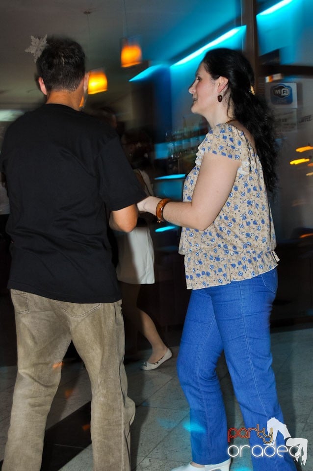 Karaoke în Blondy's Art Café, 