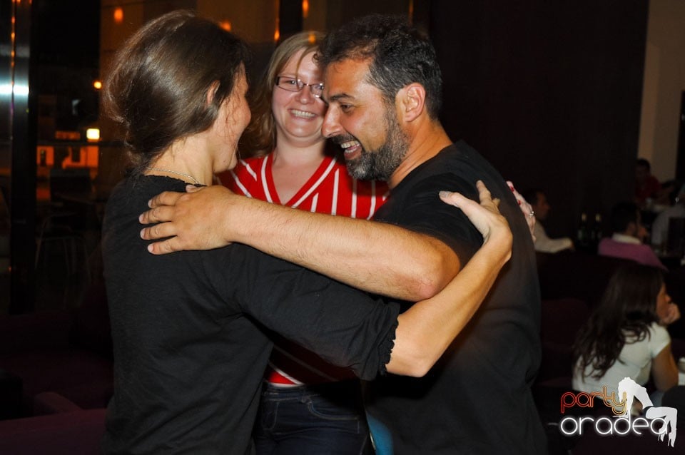 Karaoke în Blondy's Art Café, 