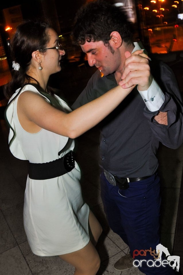 Karaoke în Blondy's Art Café, 