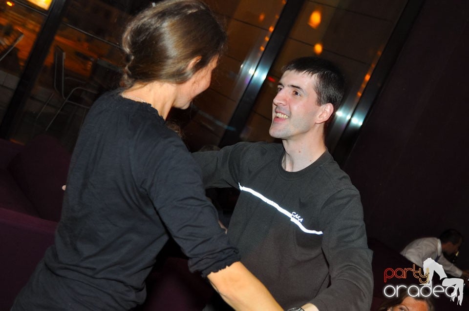 Karaoke în Blondy's Art Café, 