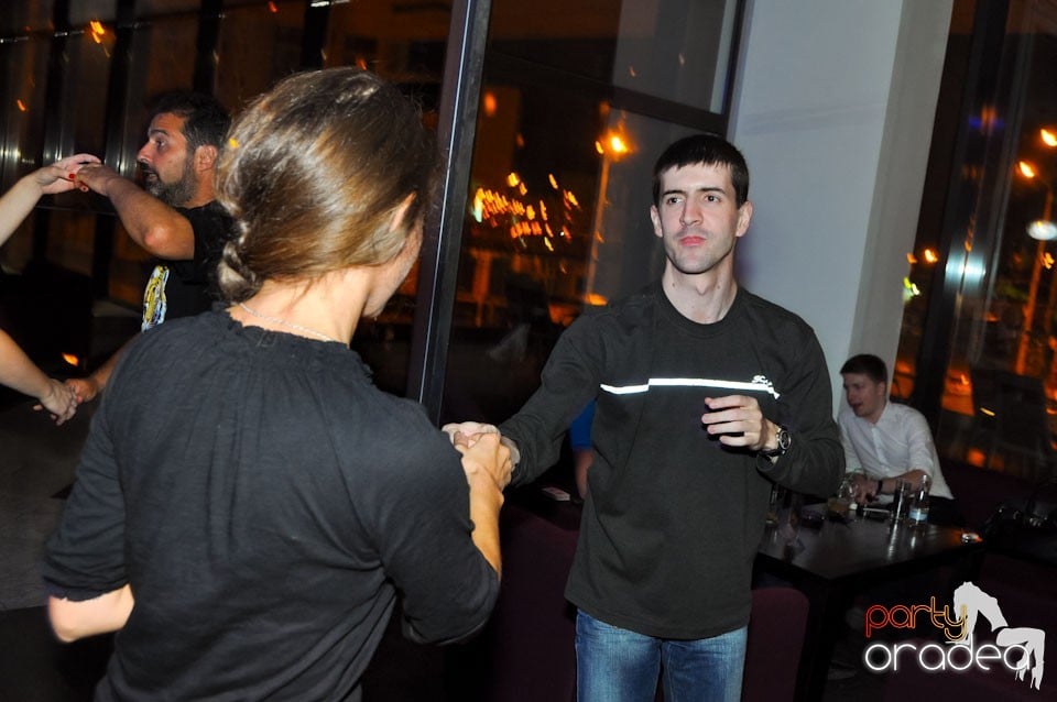 Karaoke în Blondy's Art Café, 