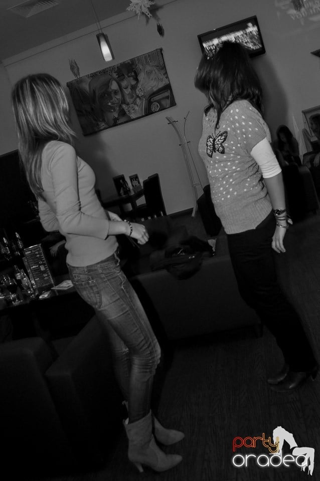 Karaoke în Blondy's Art Café, 