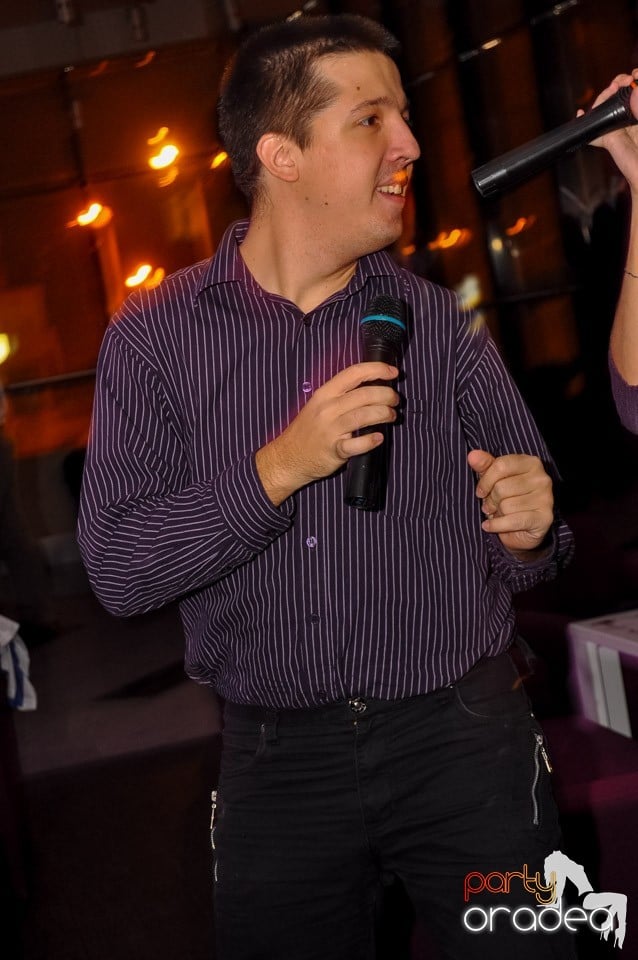 Karaoke în Blondy's Art Café, 