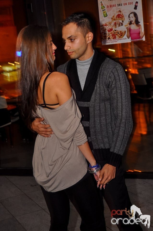 Karaoke în Blondy's Art Café, 