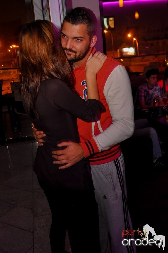 Karaoke în Blondy's Art Café, 