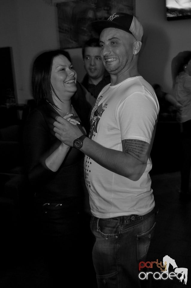 Karaoke în Blondy's Art Café, 