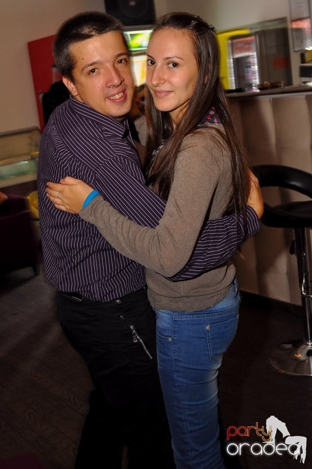 Karaoke în Blondy's Art Café, 