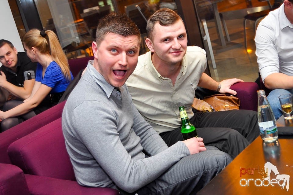 Karaoke în Blondy's Art Café, 