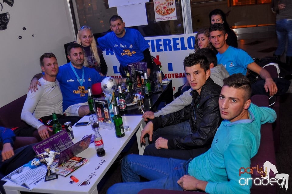 Karaoke în Blondy's Art Café, 