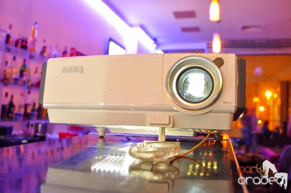 Karaoke în Blondy's Art Café, 