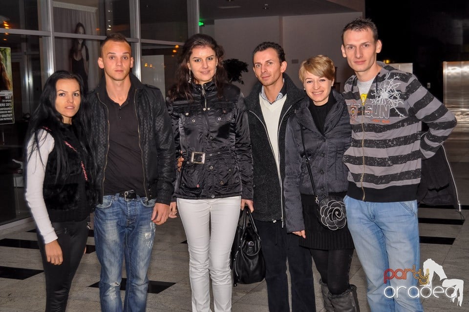 Karaoke în Blondy's Art Café, 