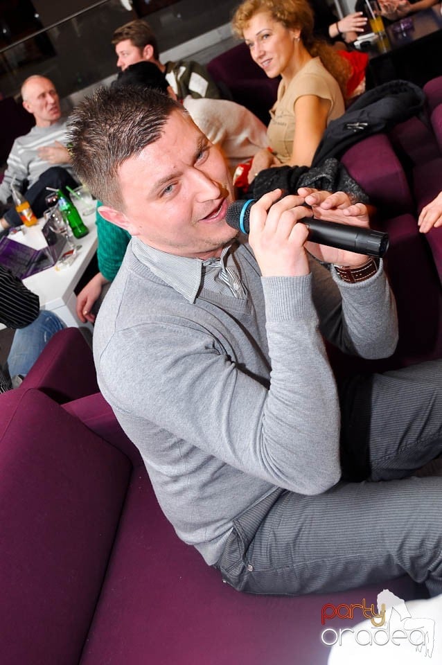 Karaoke în Blondy's Art Café, 