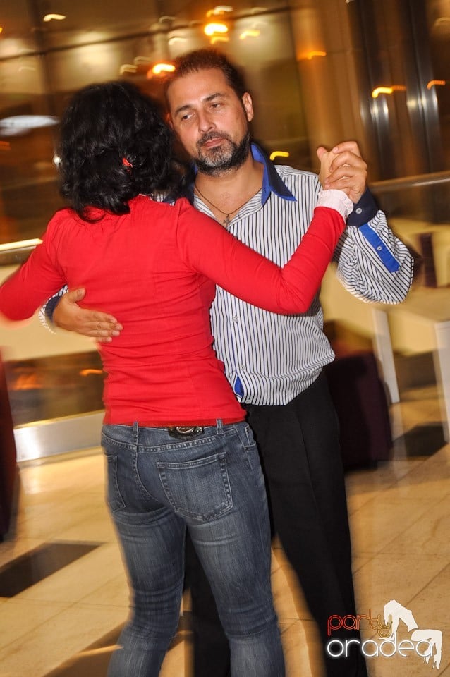 Karaoke în Blondy's Art Café, 