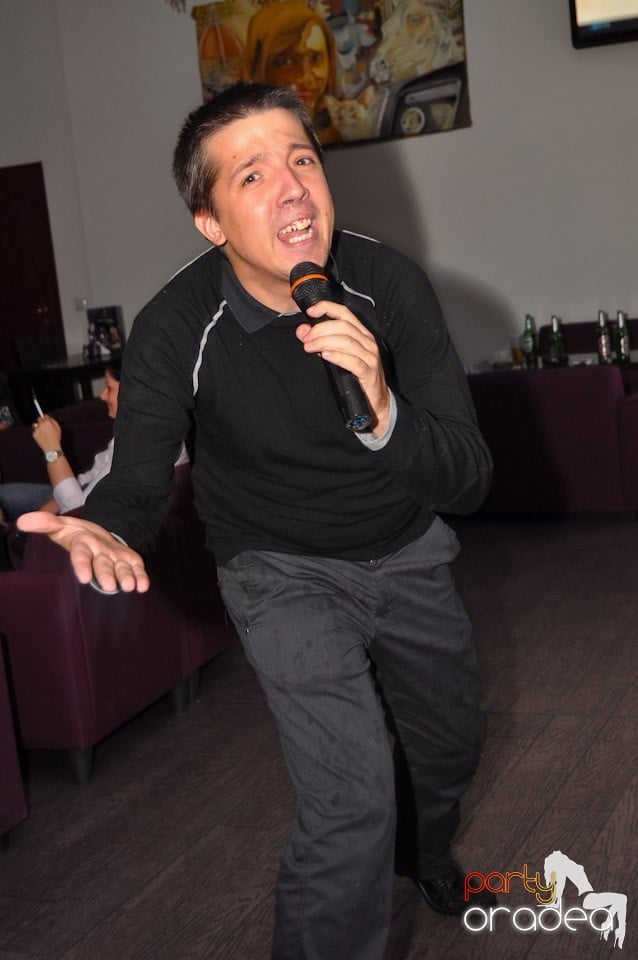 Karaoke în Blondy's Art Café, 