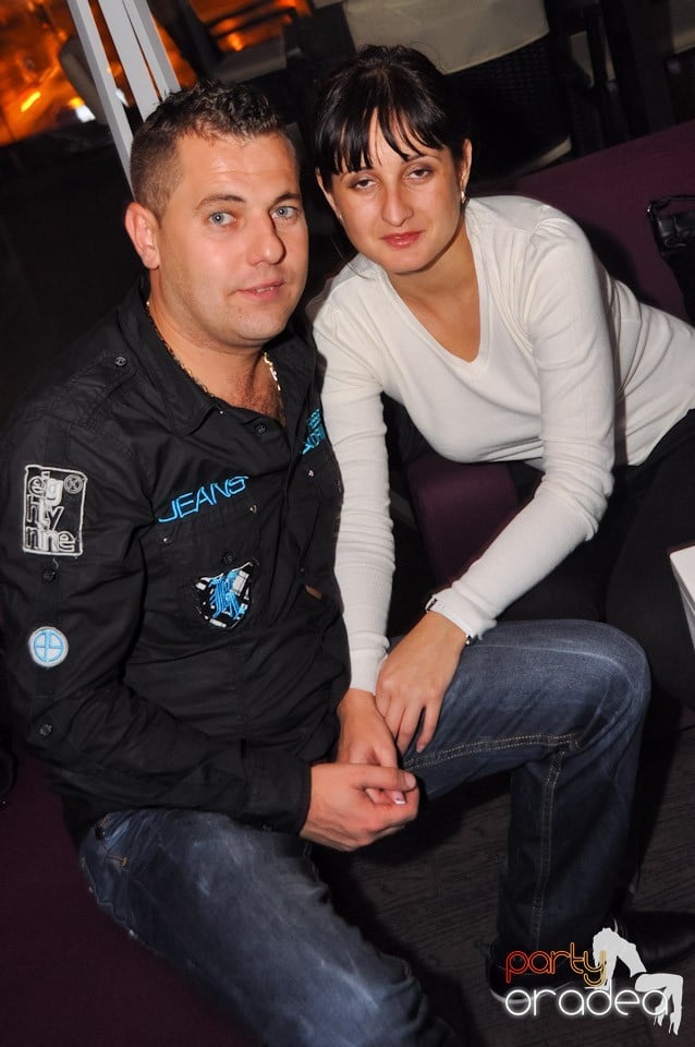 Karaoke în Blondy's Art Café, 