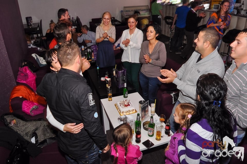 Karaoke în Blondy's Art Café, 