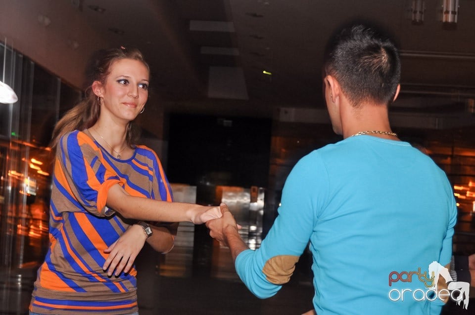 Karaoke în Blondy's Art Café, 