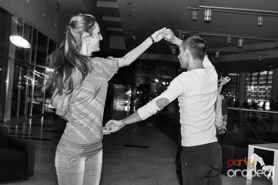 Karaoke în Blondy's Art Café, 