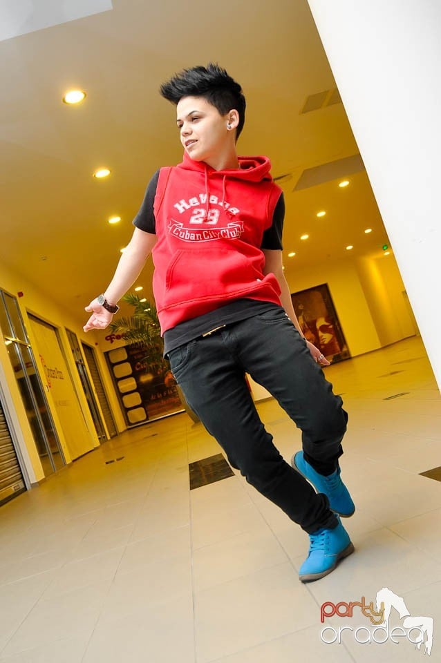 Karaoke în Blondy's Art Café, 