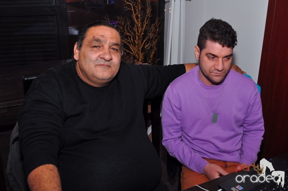 Karaoke în Blondy's Art Café, 