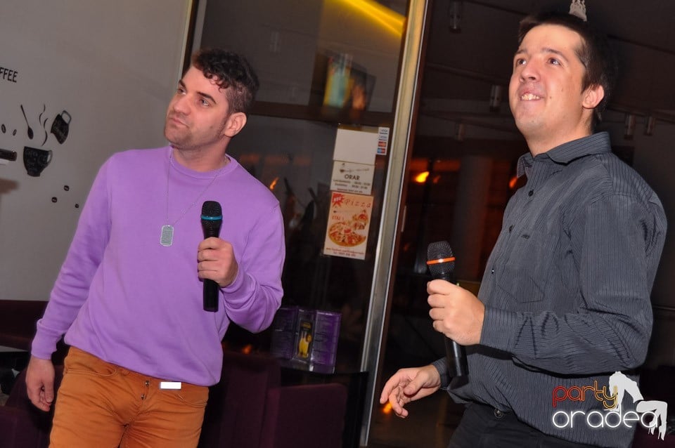 Karaoke în Blondy's Art Café, 