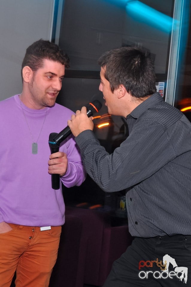 Karaoke în Blondy's Art Café, 