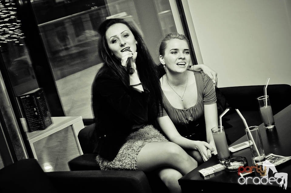 Karaoke în Blondy's Art Café, 