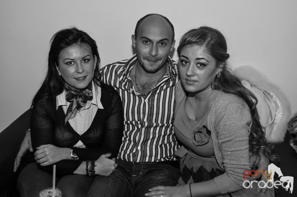 Karaoke în Blondy's Art Café, 