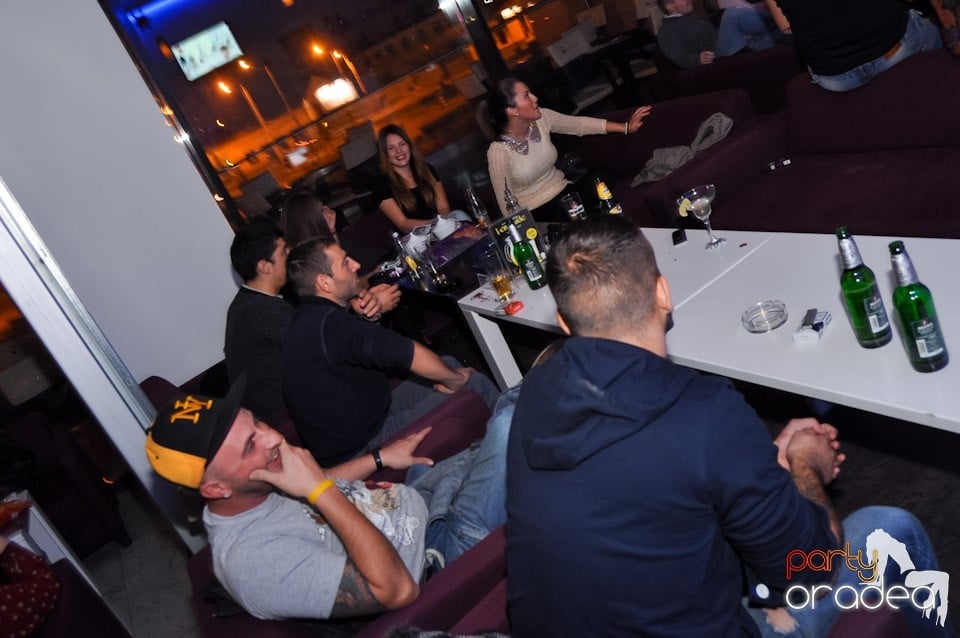 Karaoke în Blondy's Art Café, 